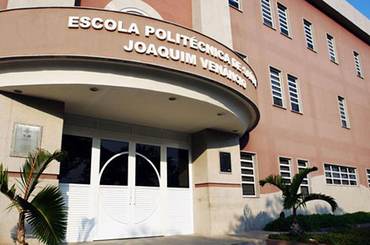 Fotografia: Fachada da Escola Politécnica de Saúde Joaquim Venâncio, no Campus Manguinhos