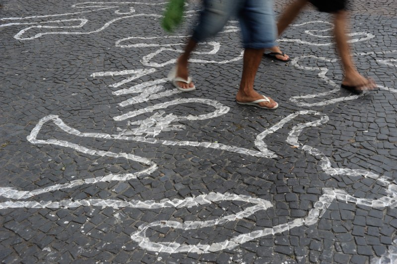 Transferência de renda diminui violência no Brasil, diz estudo do Cidacs 